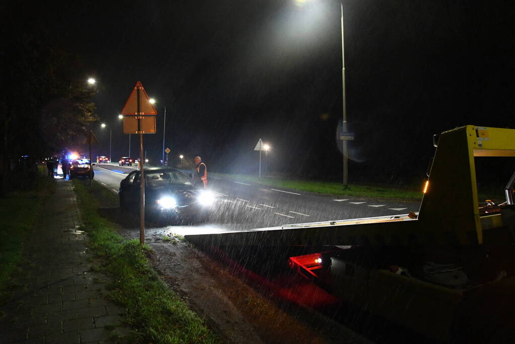 Schade bij aanrijding tussen drie auto's