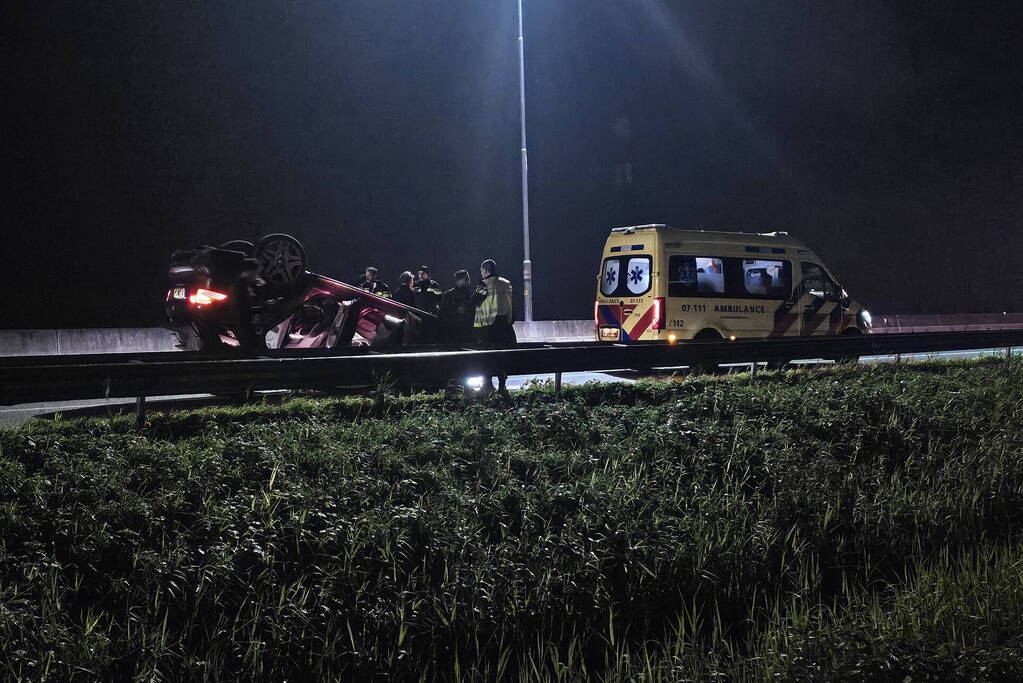 Dodelijk ongeval met meerdere voertuigen, twee aanhoudingen voor rijden onder invloed