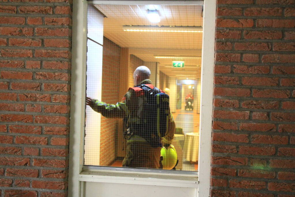 Onderzoek naar mogelijke brand in appartementencomplex