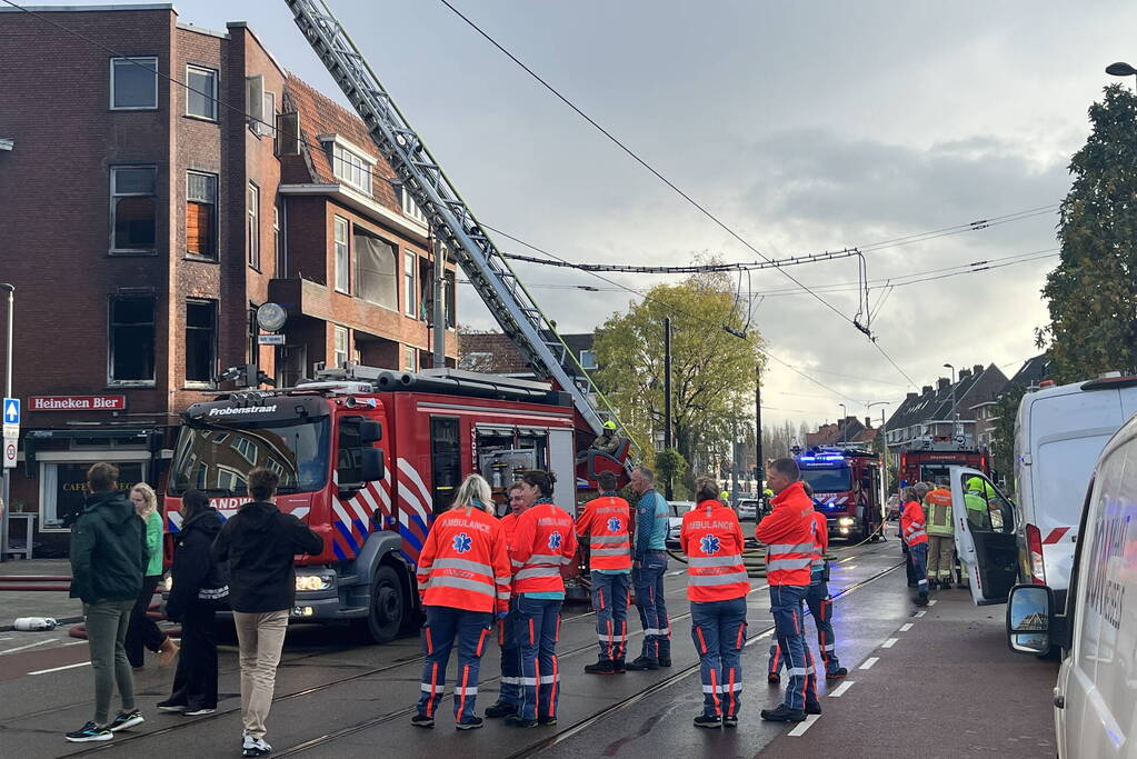 Grote uitslaande brand in appartementencomplex