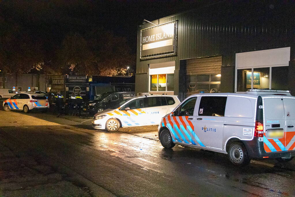 Onderzoek naar overval op meubelzaak