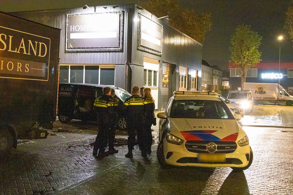 Onderzoek naar overval op meubelzaak