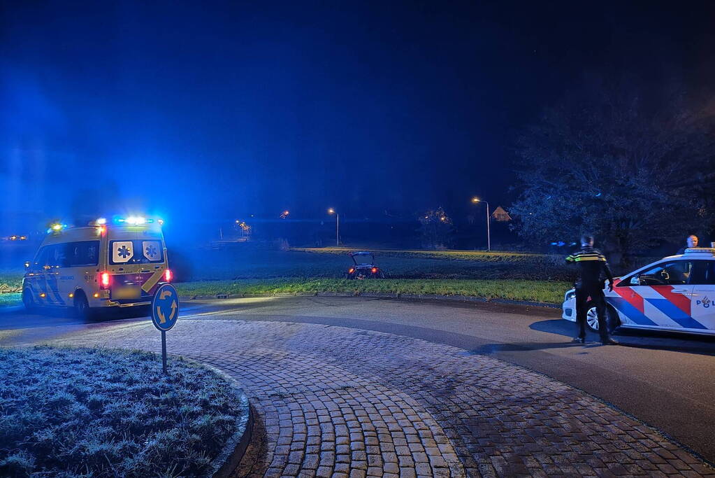 Automobilist belandt in sloot