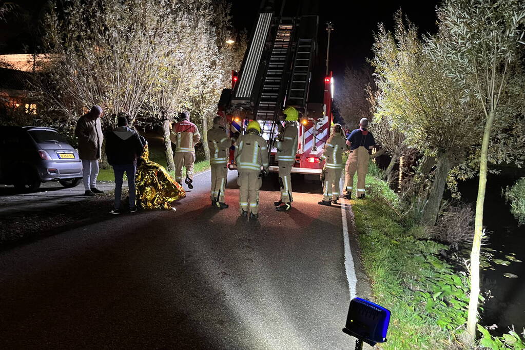 Uber belandt in water na ongeval