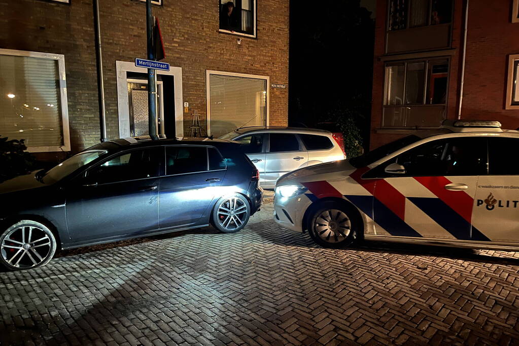 Politie ramt voertuig om achtervolging te stoppen