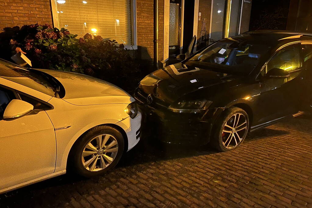 Politie ramt voertuig om achtervolging te stoppen