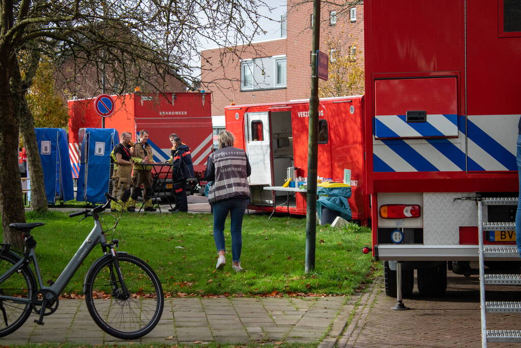 Man met verward gedrag stormt basisschool binnen