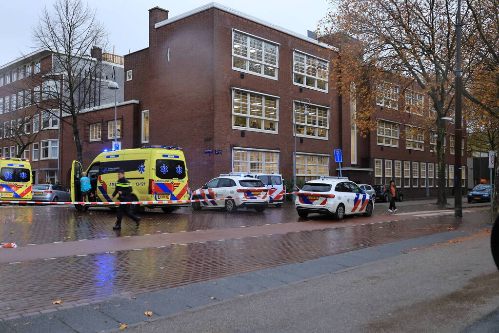 Jongen raakt gewond na steekpartij