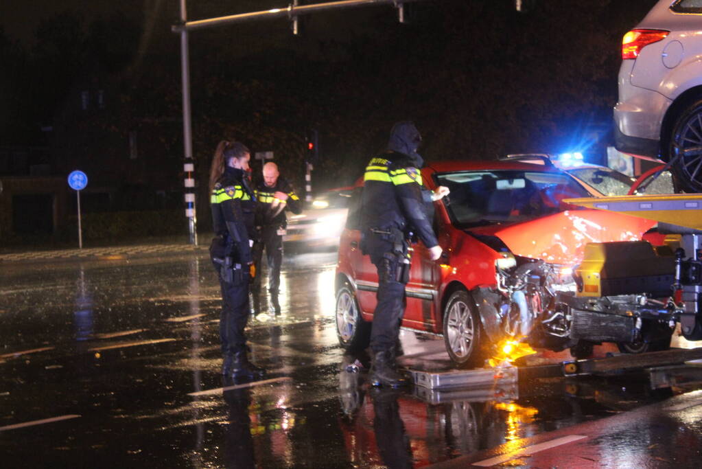 Gewonde en ravage bij frontale botsing