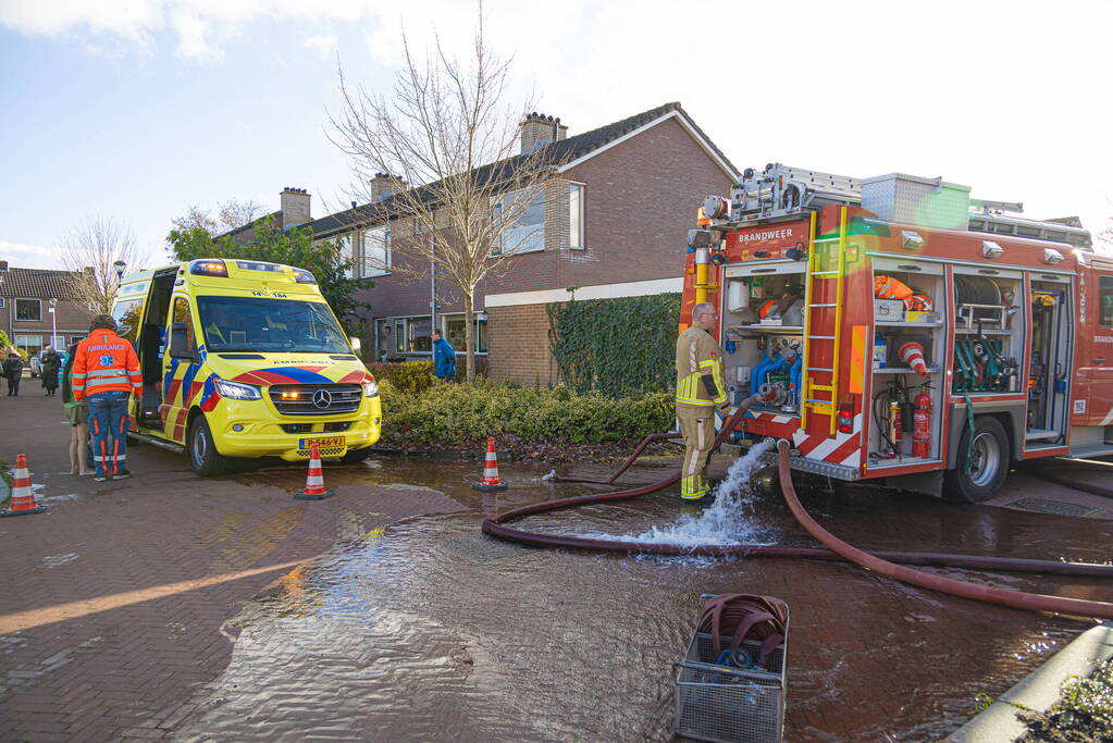 Bewoner uit woning gered tijdens keukenbrand