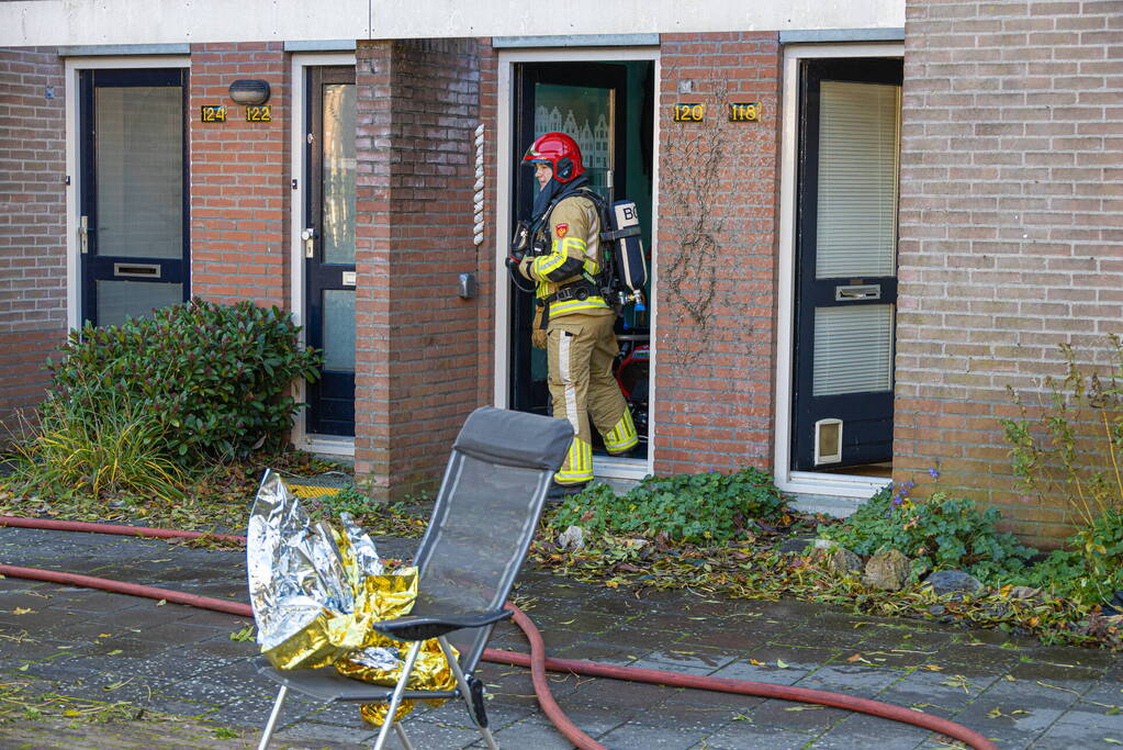 Bewoner uit woning gered tijdens keukenbrand