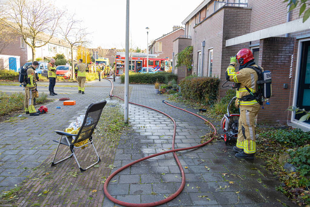 Bewoner uit woning gered tijdens keukenbrand
