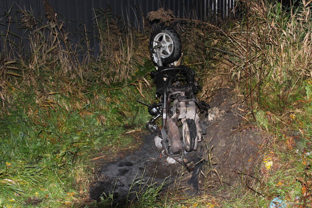 Scooter gaat in vlammen op
