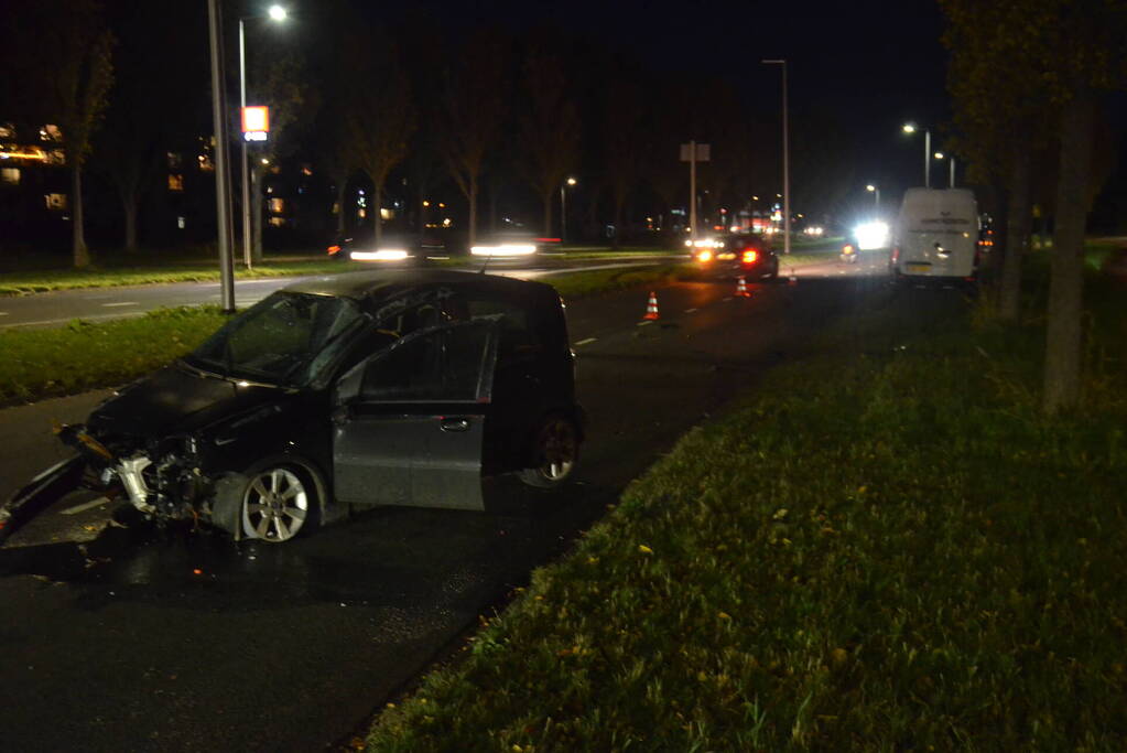 Veel schade bij frontale aanrijding