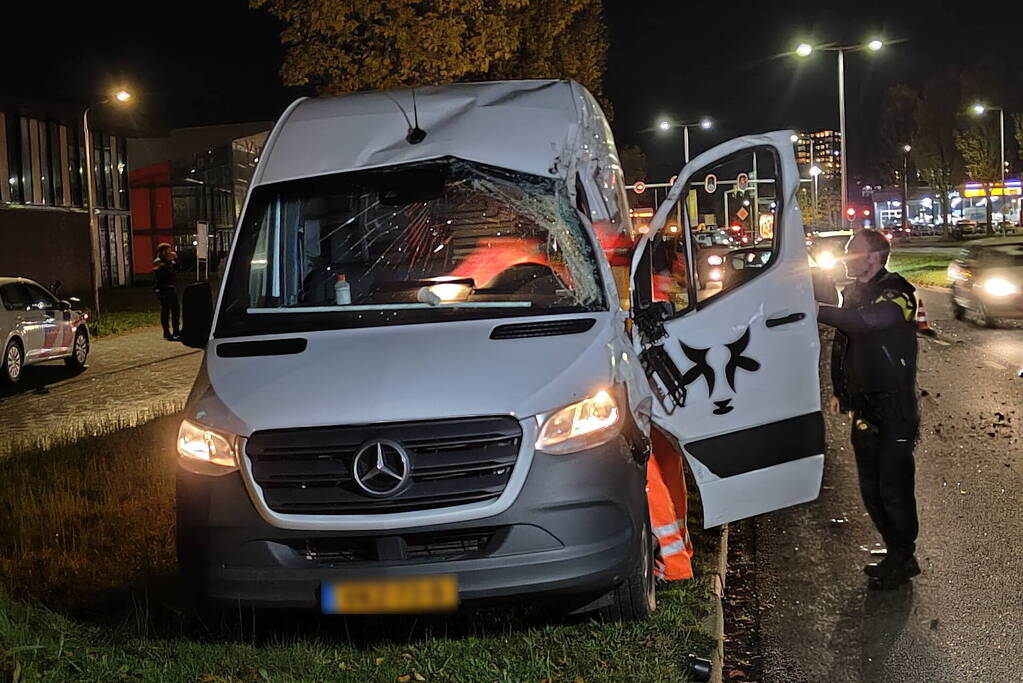 Veel schade bij frontale aanrijding