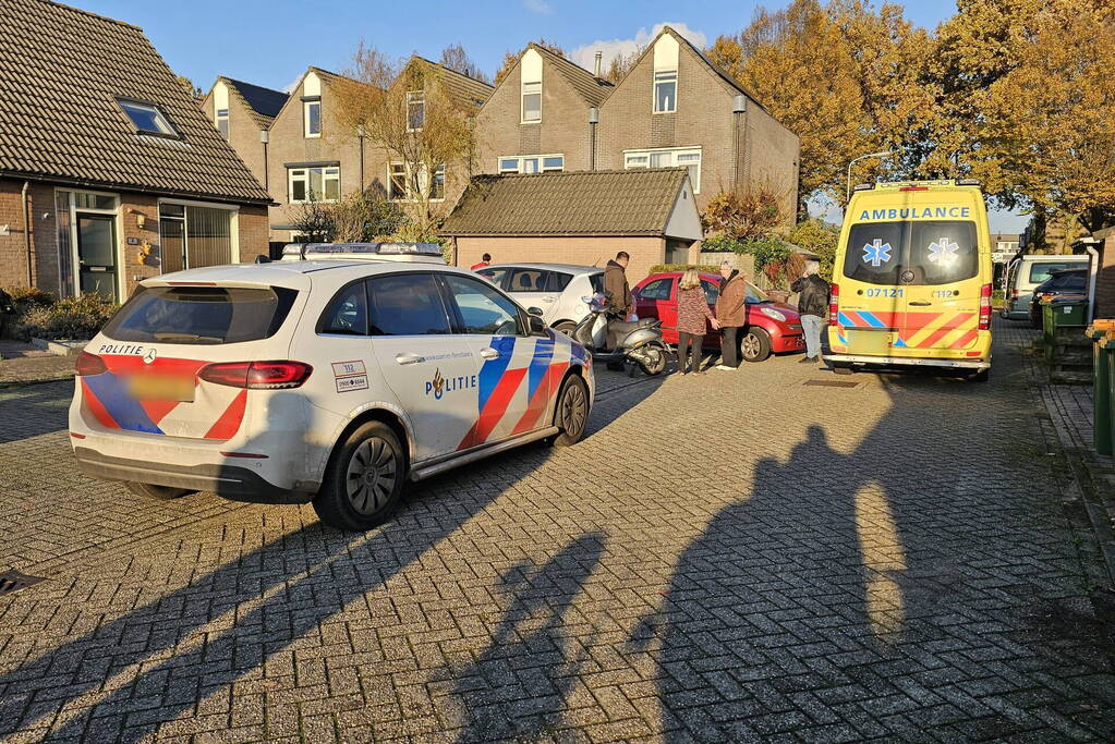 Scooterrijder gewond bij botsing met auto