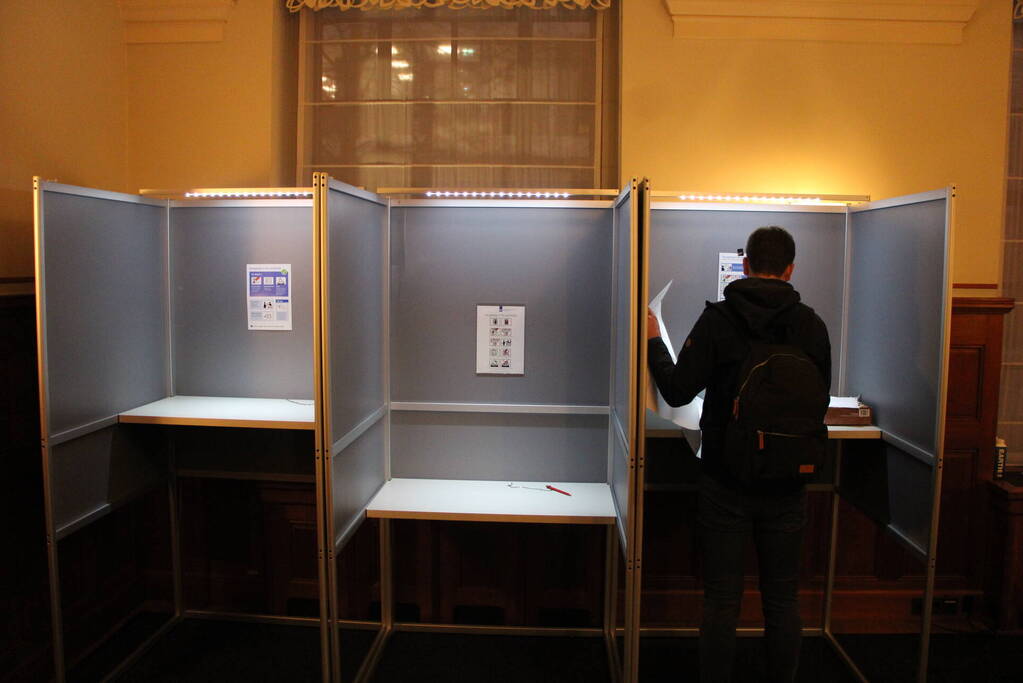 In de rij voor tweede kamerverkiezingen