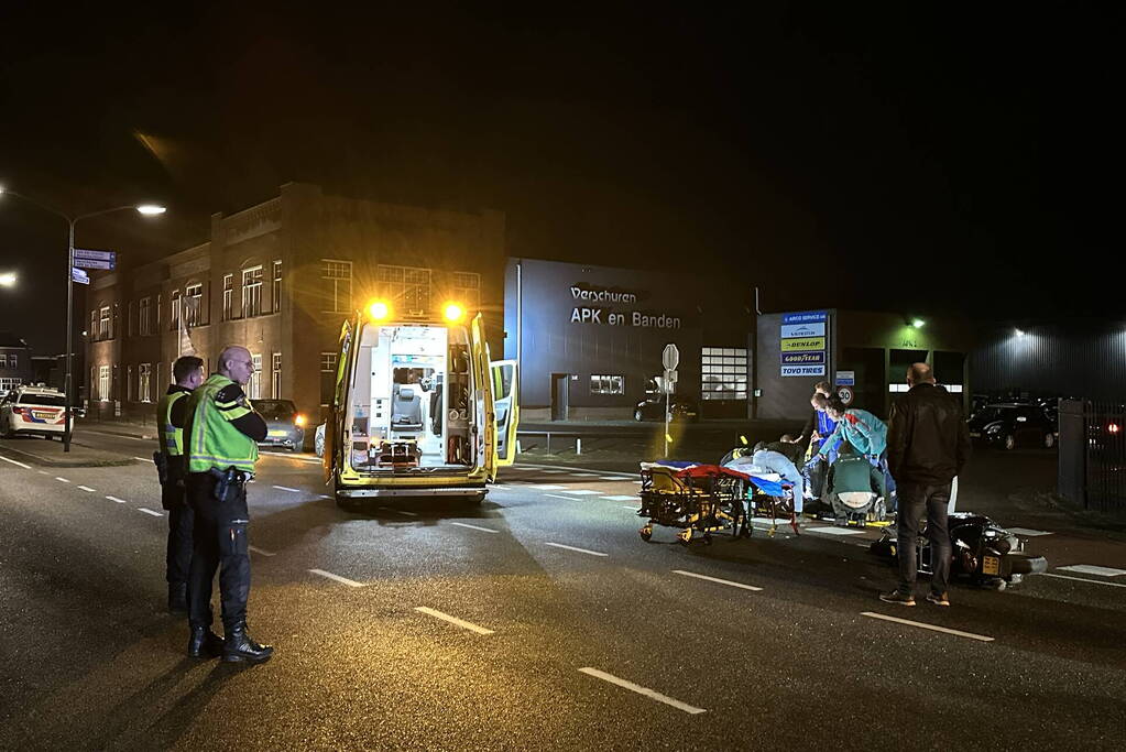 Brommerrijder ernstig gewond bij botsing met auto