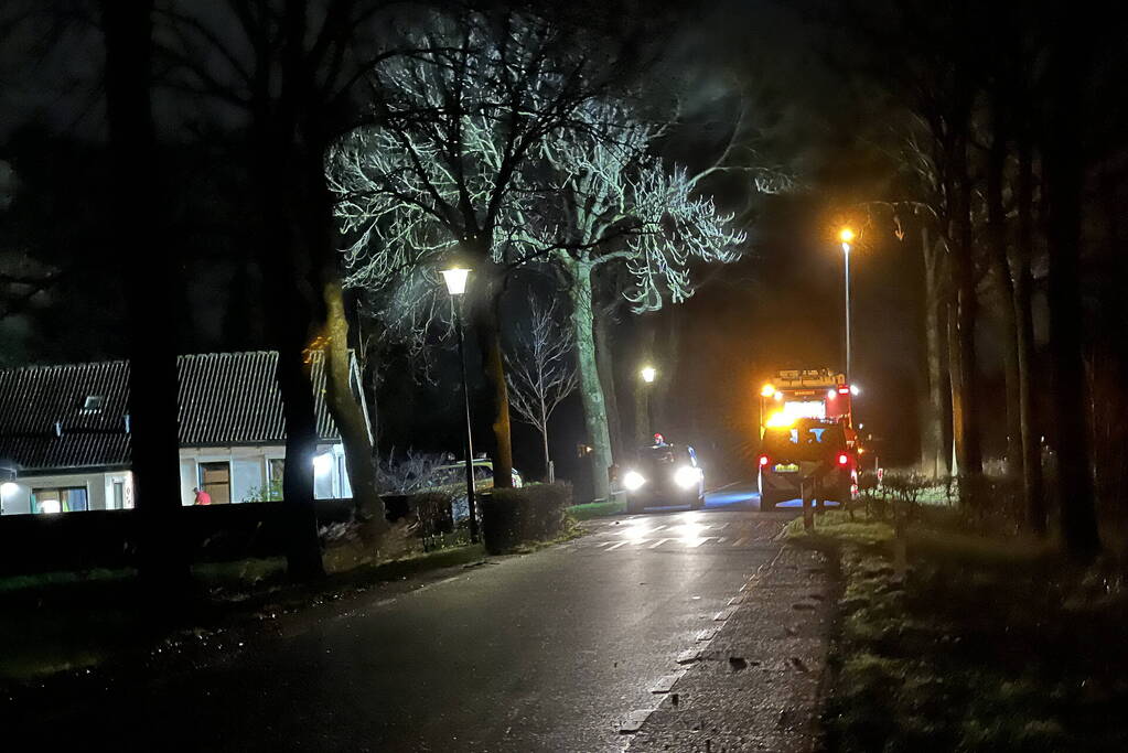 Zonnepanelen dreigen van aanbouw te waaien