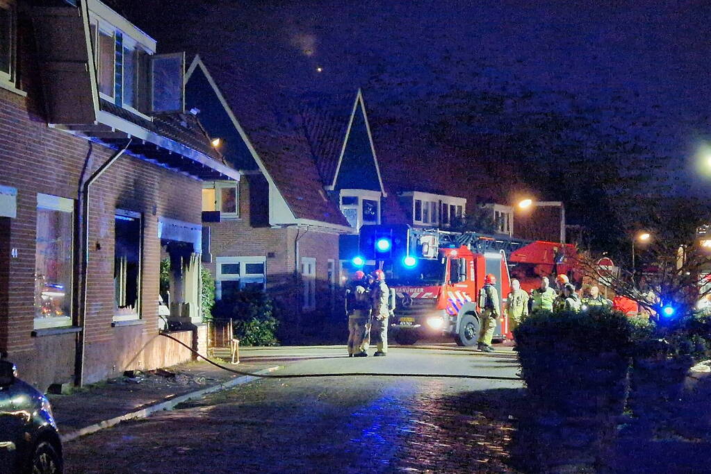 Flinke schade na hevige woningbrand