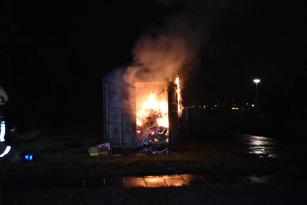 Flinke brand in grote container