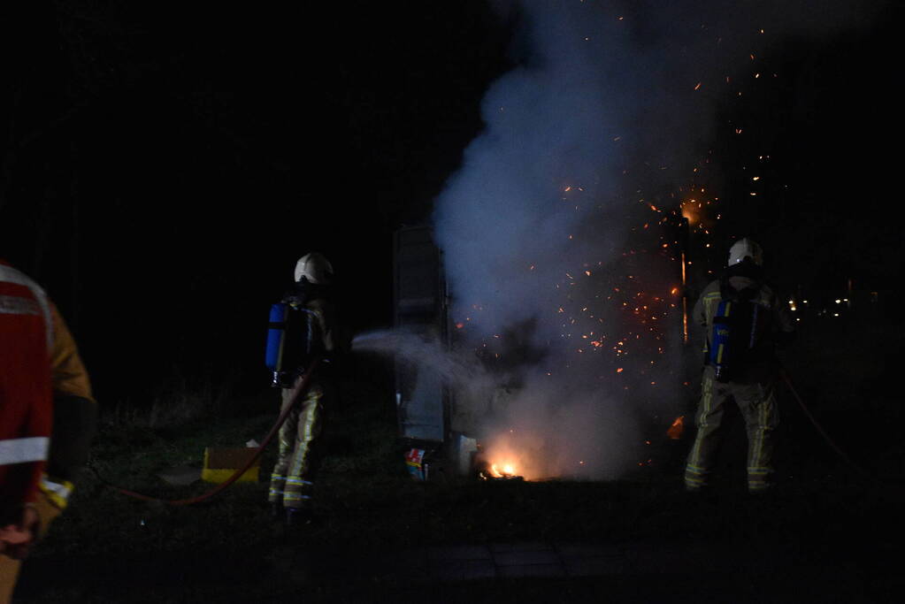 Flinke brand in grote container