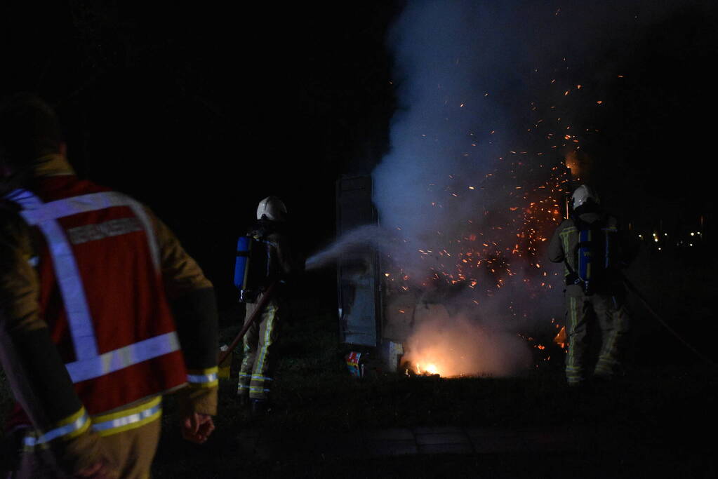 Flinke brand in grote container