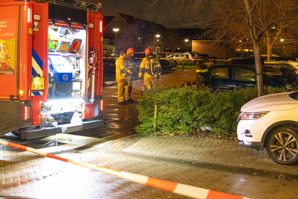 Straat afgezet vanwege autobrand