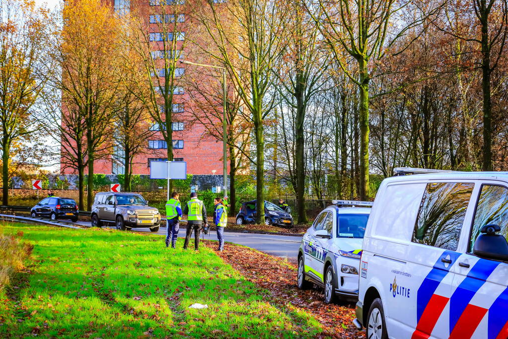Automobilist vliegt uit de bocht