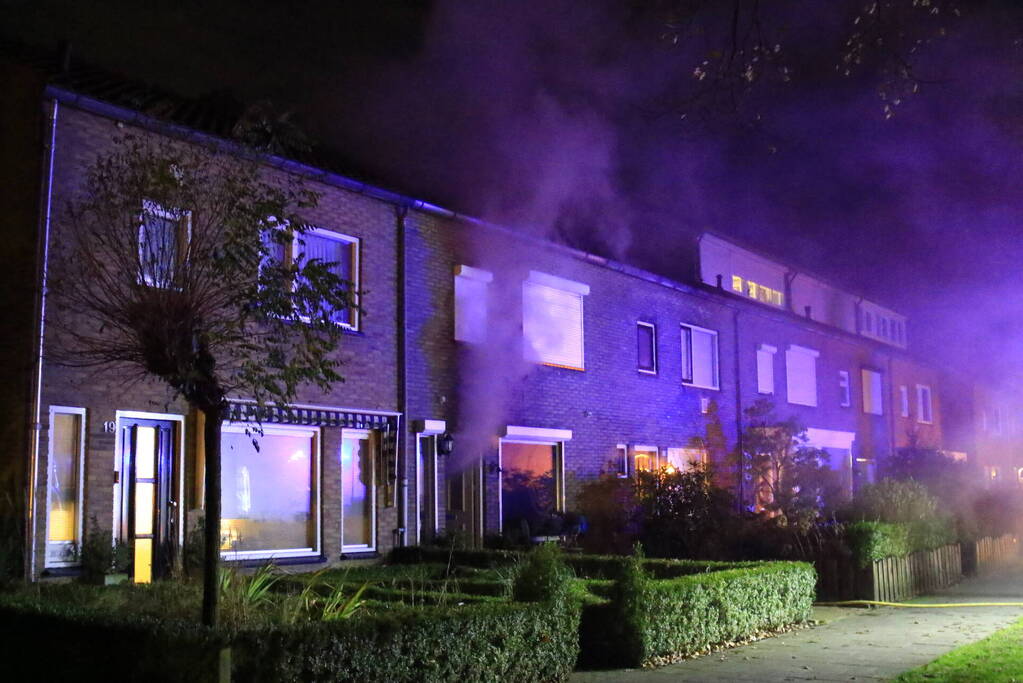 Hevige rookontwikkeling bij brand in woning