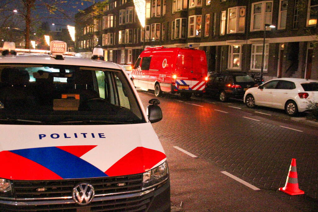 Twee aanhoudingen na chemische lucht in woning, mogelijke drugslab aanwezig