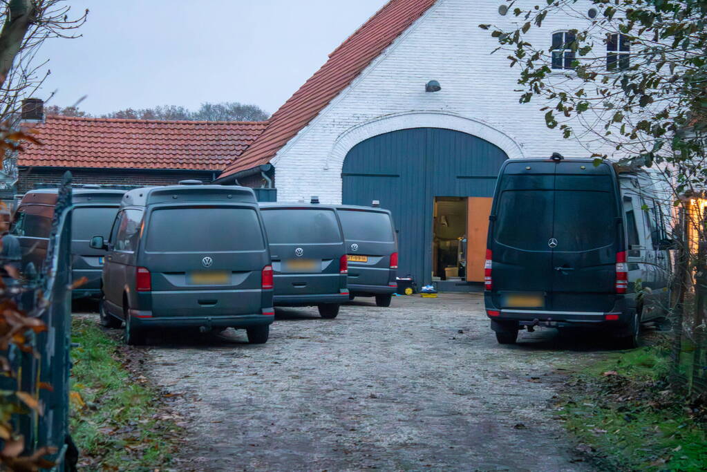 Grote politie-inzet bij aangetroffen drugslab