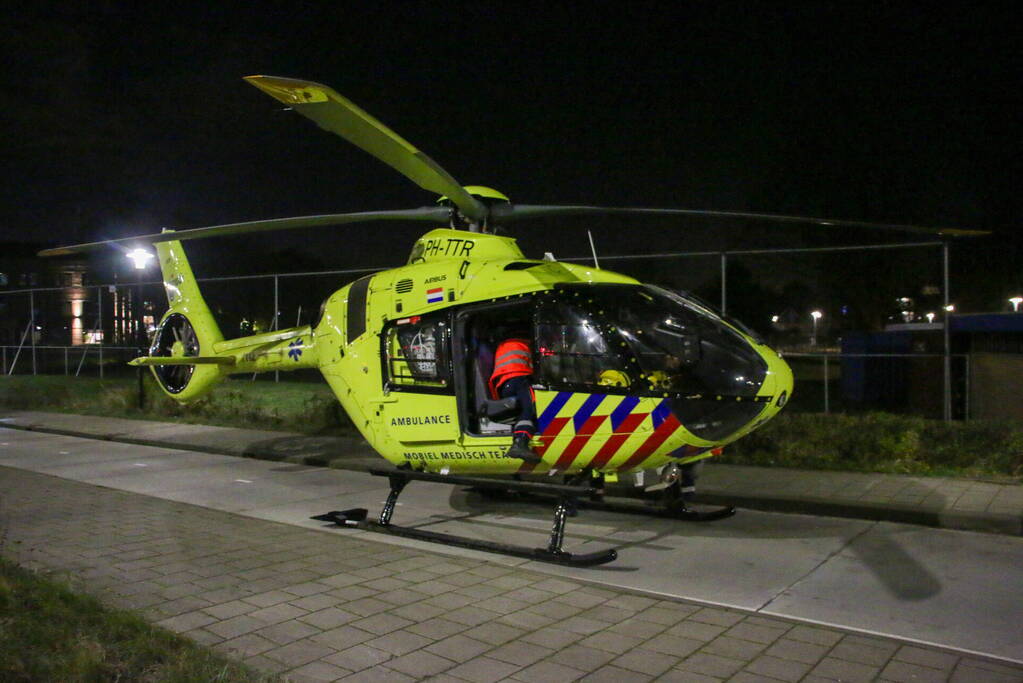 Traumateam assisteert bij medische noodsituatie