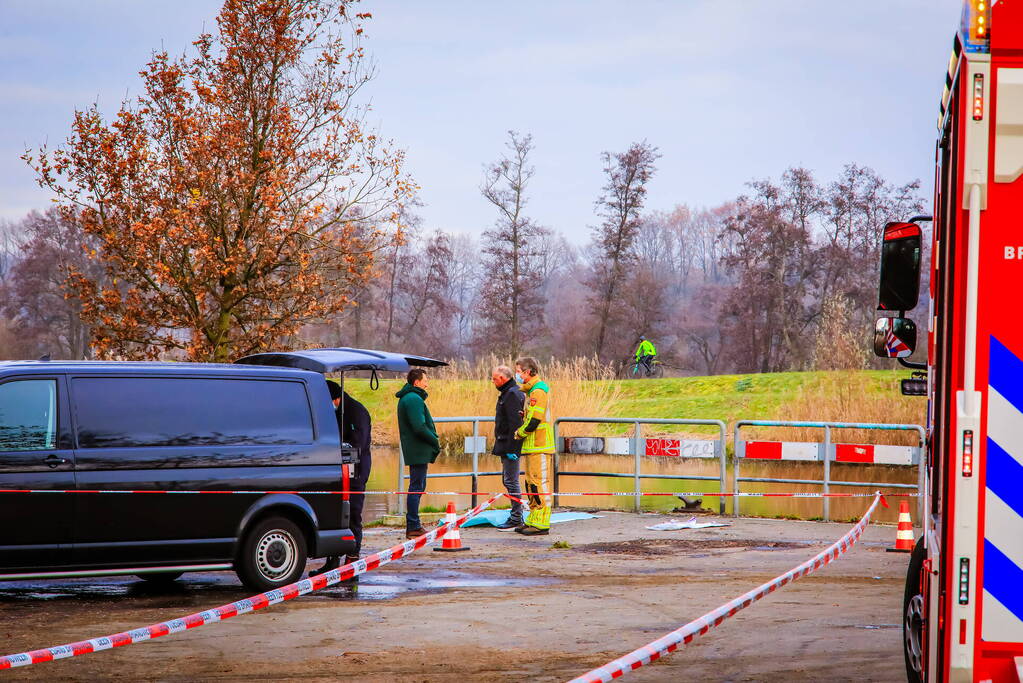 Vaten aangetroffen in de Eem