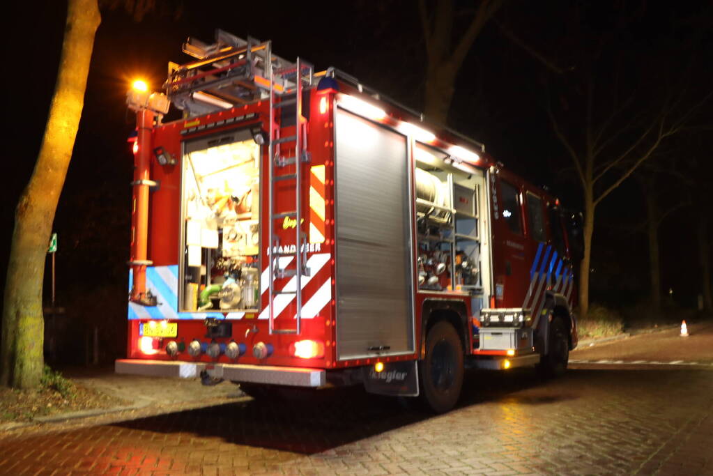 Brandweer doet onderzoek naar mogelijke gaslucht