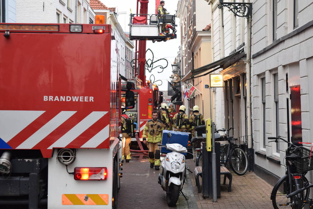 Brand in restaurant geblust