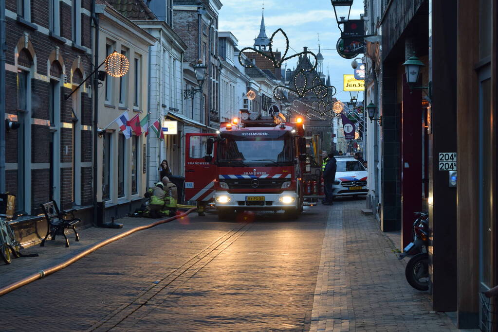 Brand in restaurant geblust