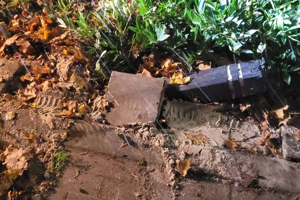 Automobiliste botst op paal na onwelwording