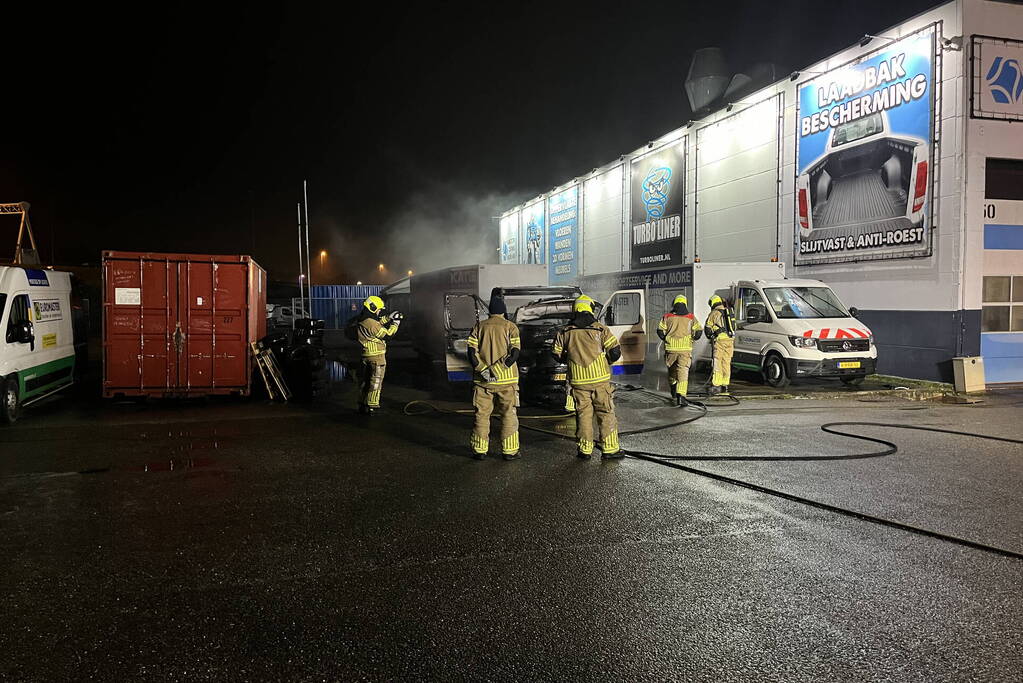 Bus uitgebrand door accu
