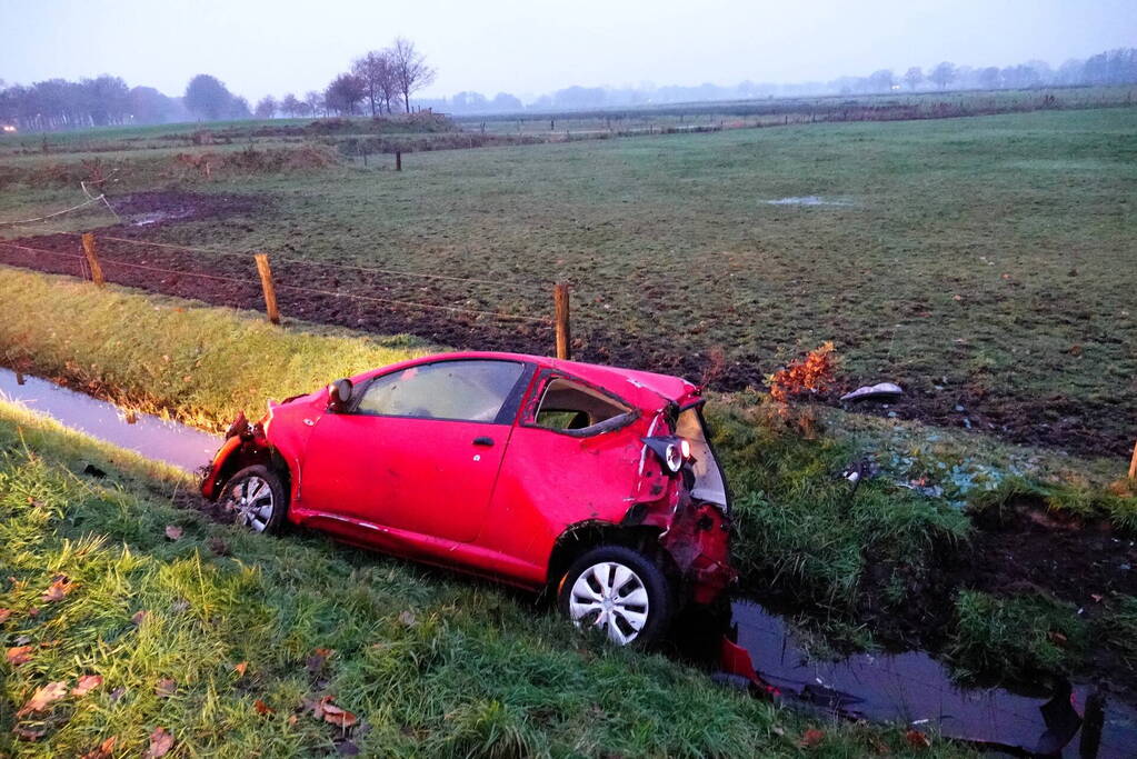Automobiliste belandt met auto in sloot bij Brucht