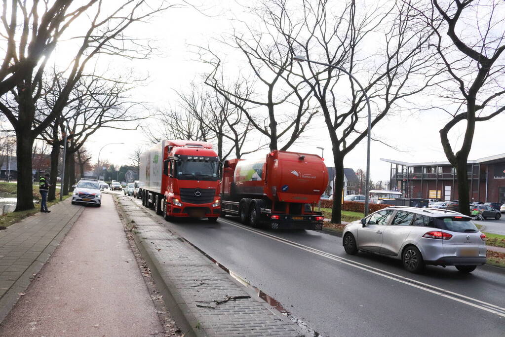 Gestrande vrachtwagen zorgt voor verkeersoverlast
