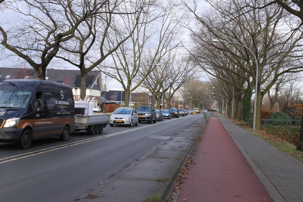 Gestrande vrachtwagen zorgt voor verkeersoverlast