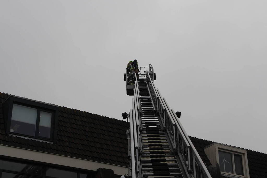 Forse rookontwikkeling in Houtkachel