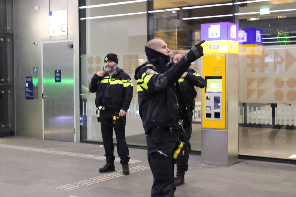 Treinstation ontruimd na aantreffen verdachte tas
