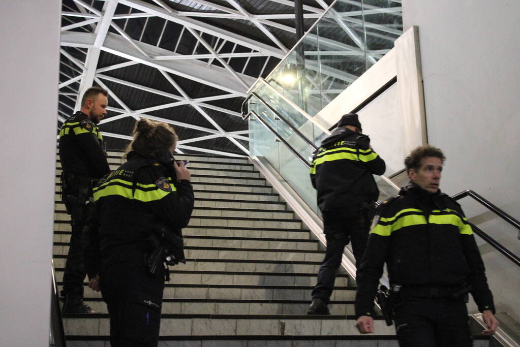 Treinstation ontruimd na aantreffen verdachte tas