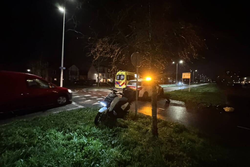 Bezorger en fietser in botsing op fietspad