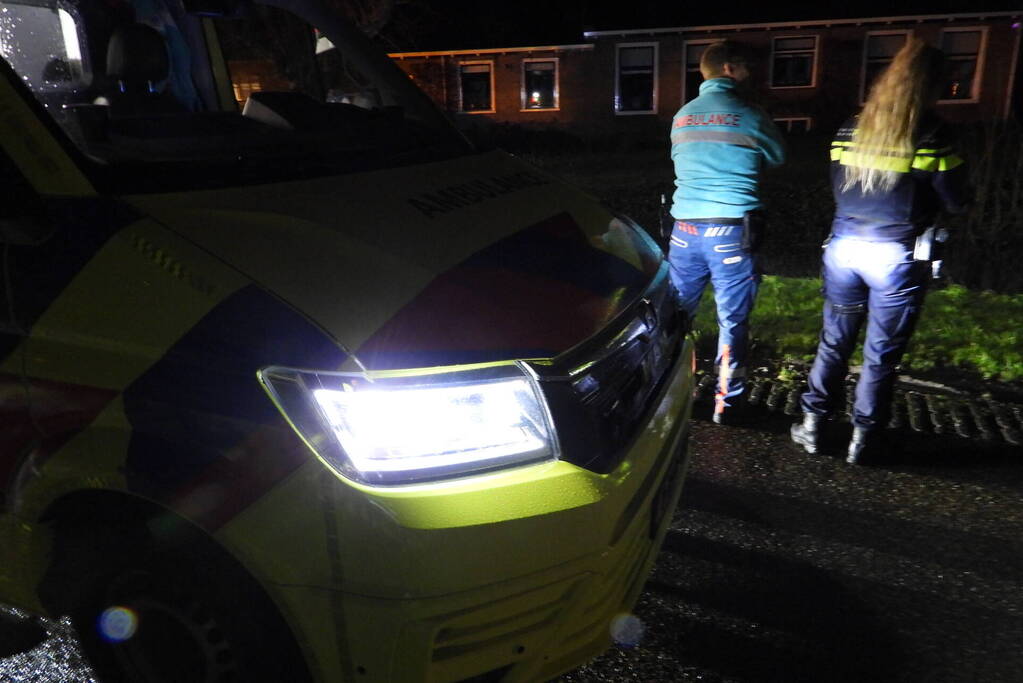 Automobilist belandt op zijn kop in een sloot