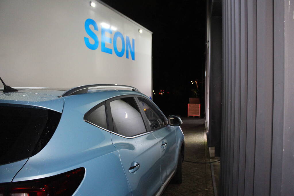 Brandweer verricht metingen in pand