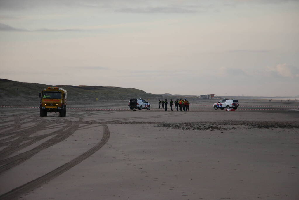 Levenloos lichaam aangetroffen op strand
