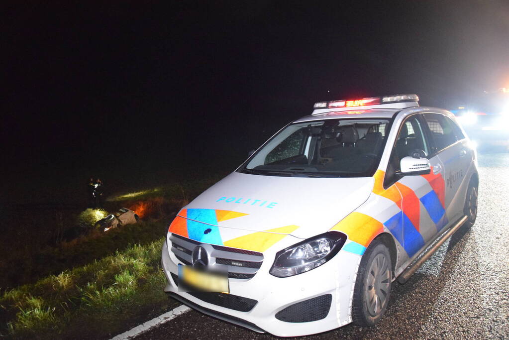 Achtervolging eindigt in sloot